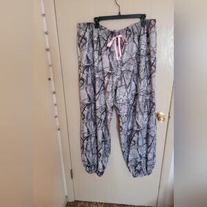 Romwe Womens Baggy Camo Joggers With Pink Corset Details NWOT size 4XL